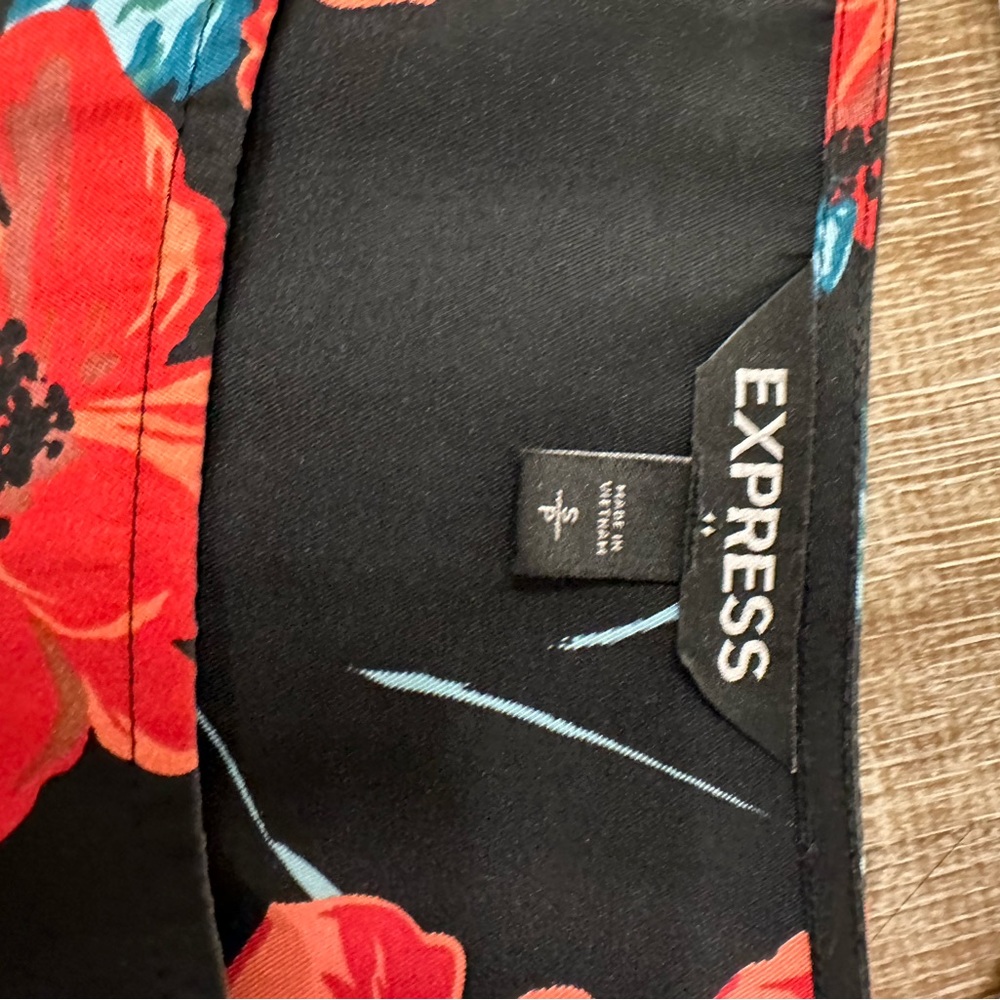 Express Top - Picture 2 of 3